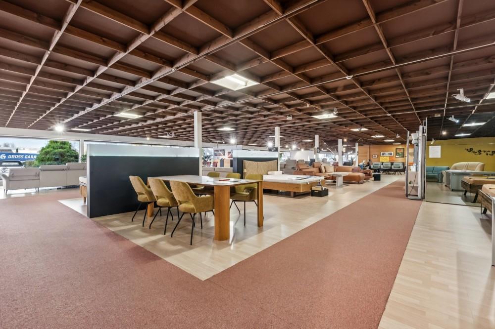 negozio di 1000m²