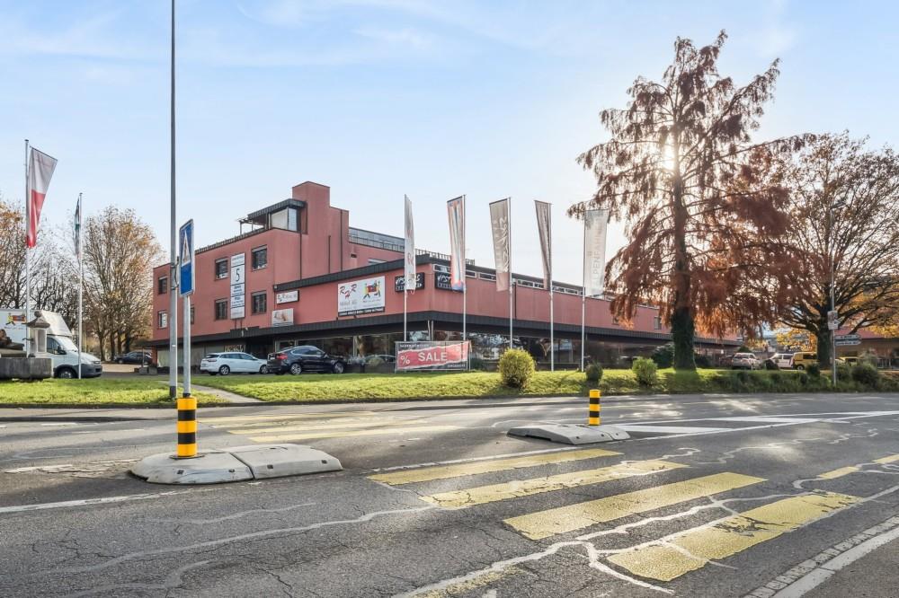 negozio di 1000m²