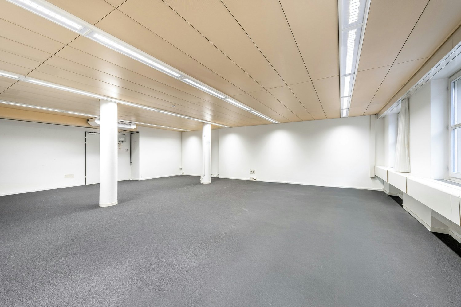 264m² office