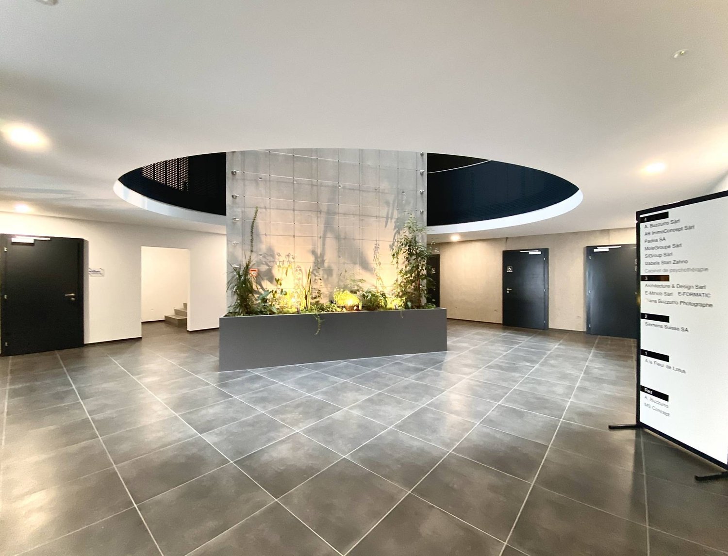 140m² commercial