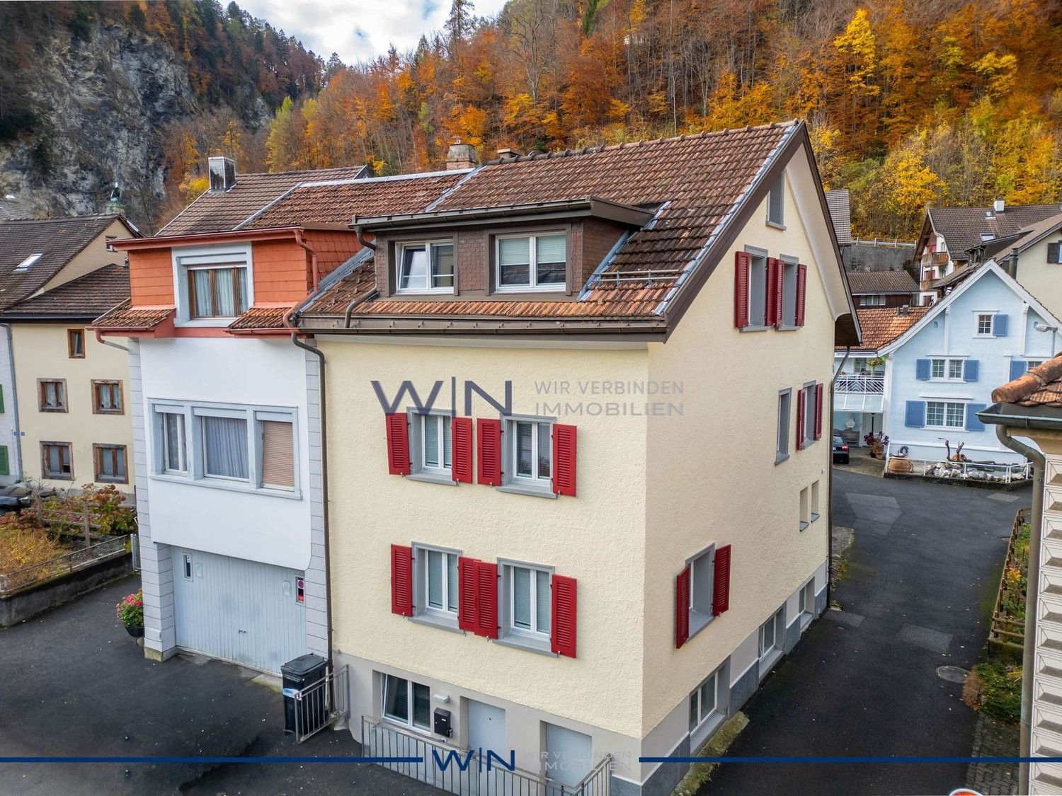Casa multifamiliare di 10 ½ locali