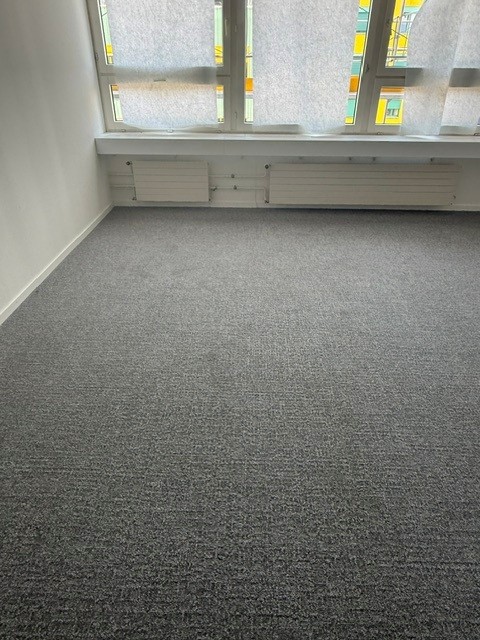 73m² office