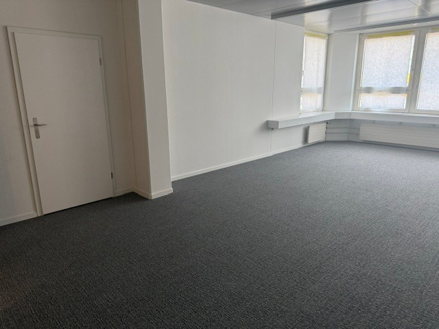 73m² office