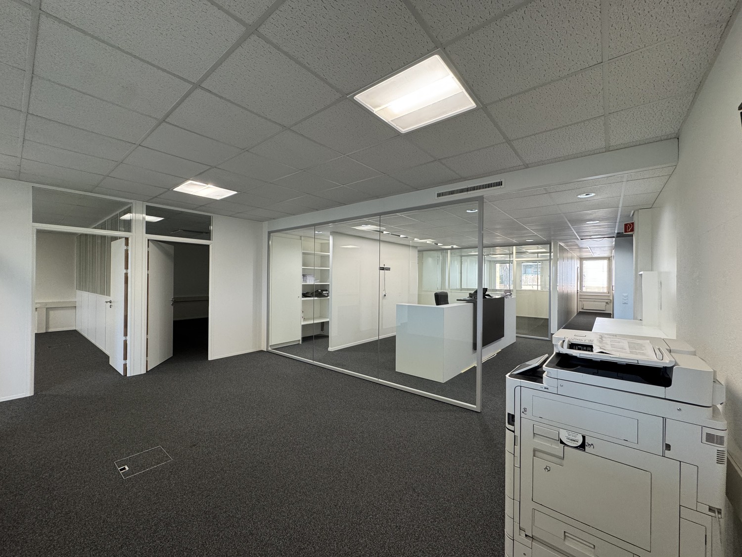 289m² office
