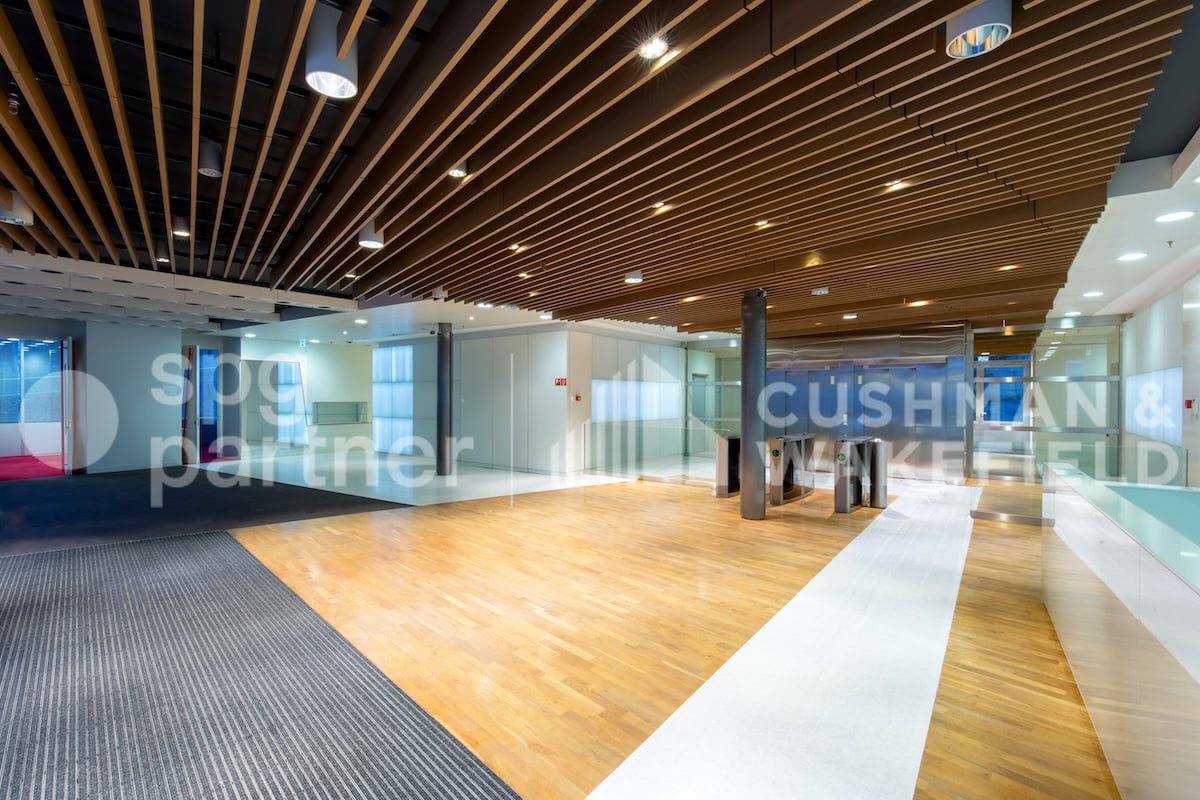 1800m² office