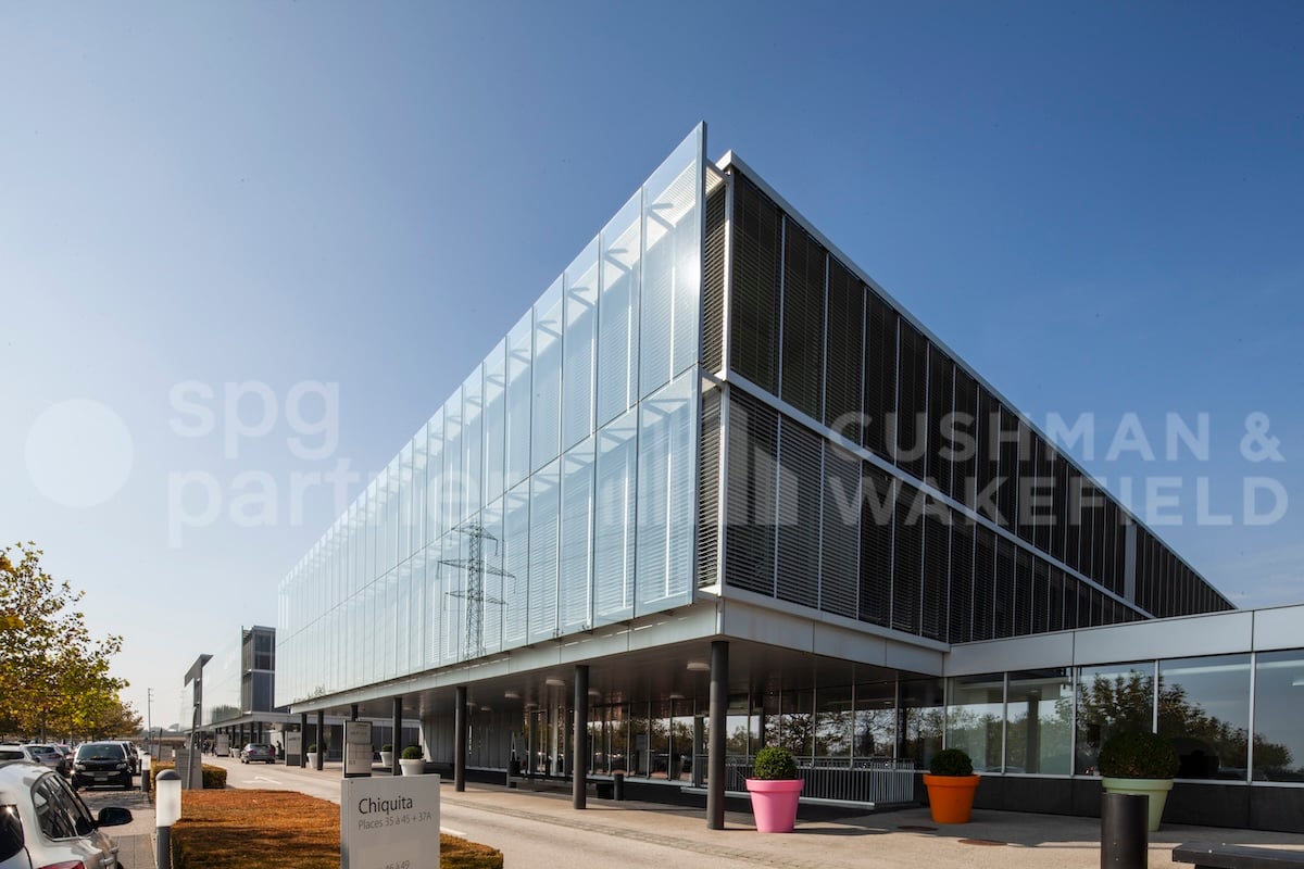 1800m² office