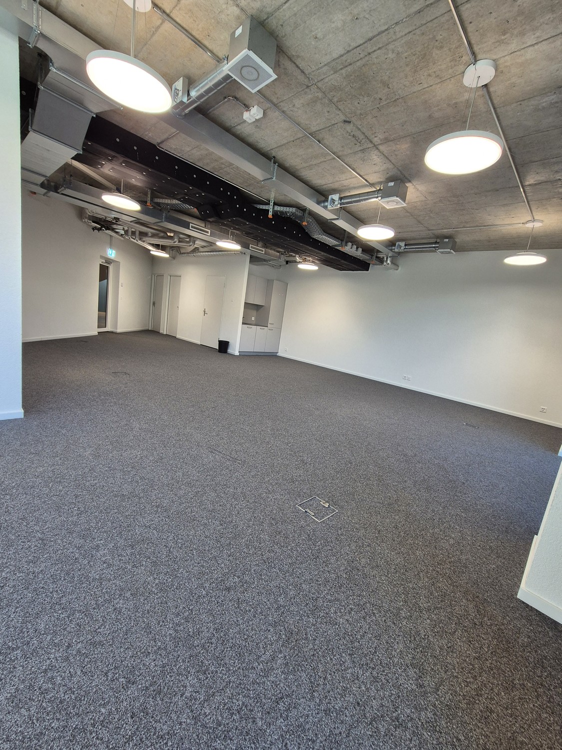 99m² commercial