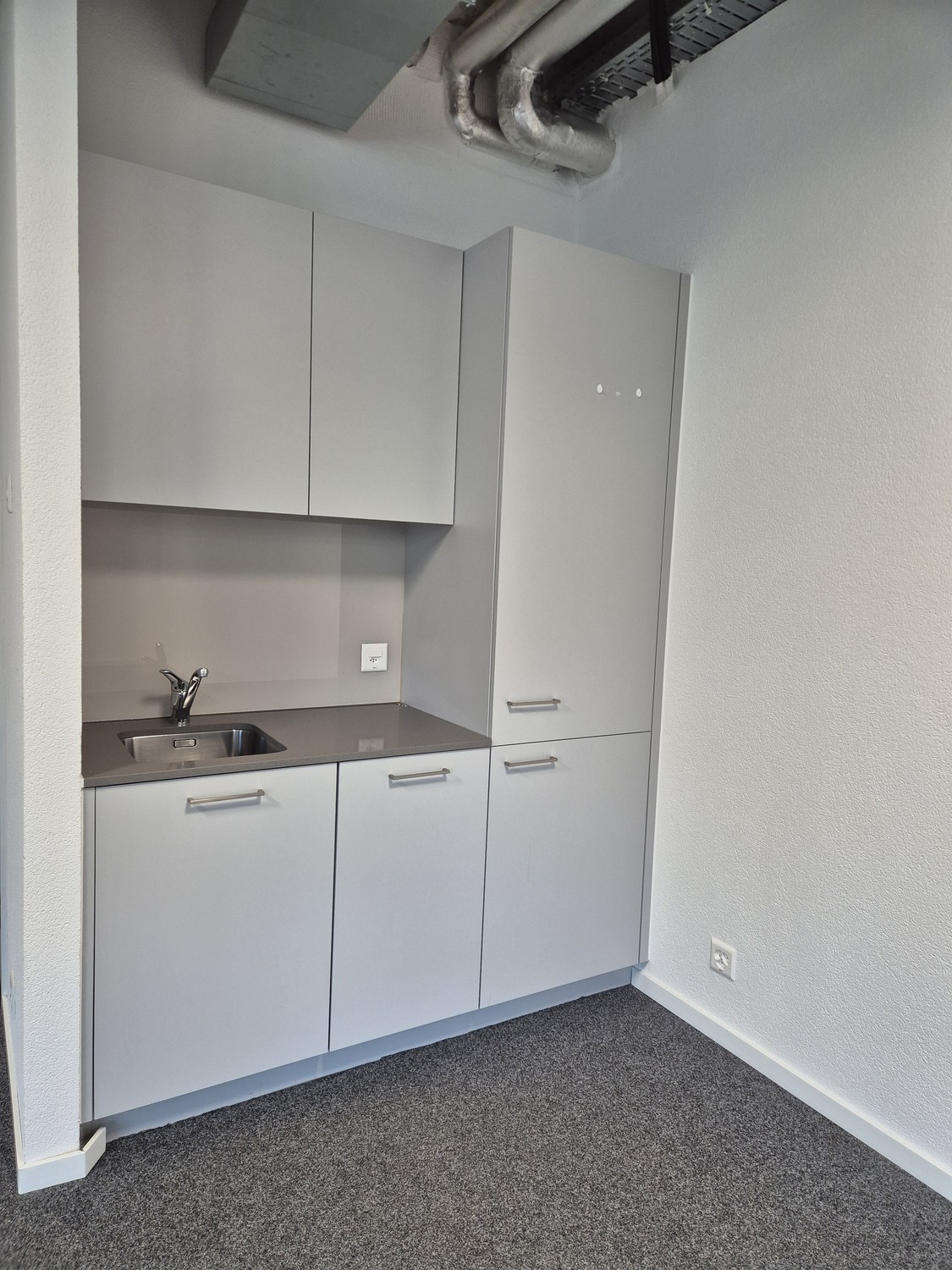 99m² commercial