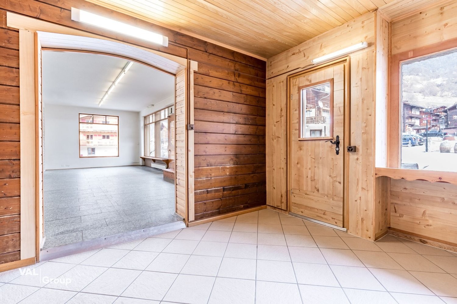 8 rooms apartment