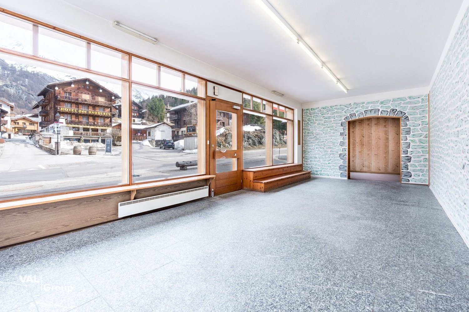 8 rooms apartment