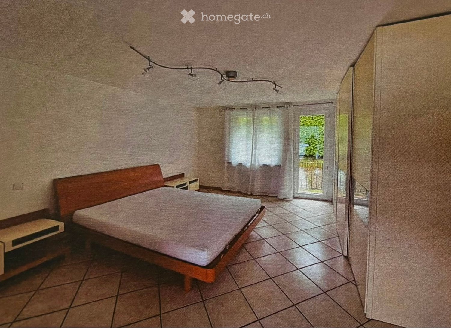 5 rooms apartment