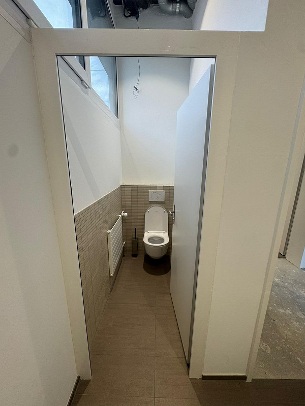283m² office