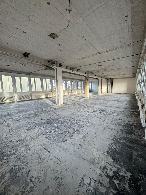283m² office