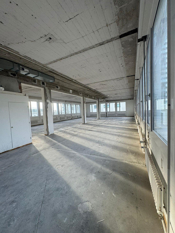 283m² office